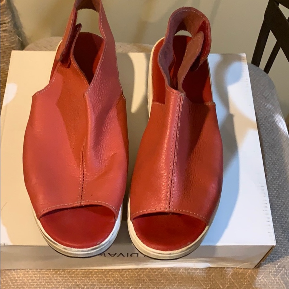Walking sandals